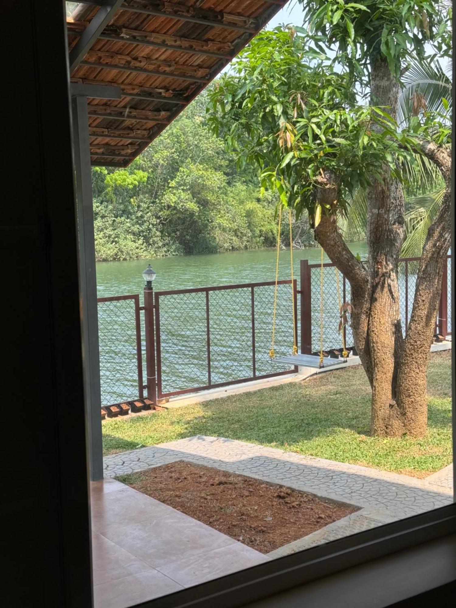קולאם Blue Lake Villa מראה חיצוני תמונה